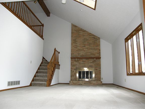 3rd image of 700 Deer Run Dr