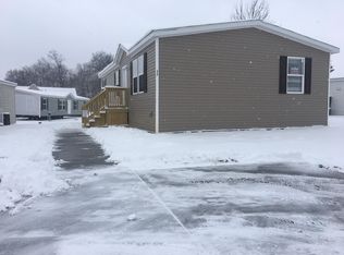 32 Hickory Rdg, Davison, MI 48423