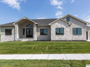 5717 S 200th Cir, Omaha, NE 68135