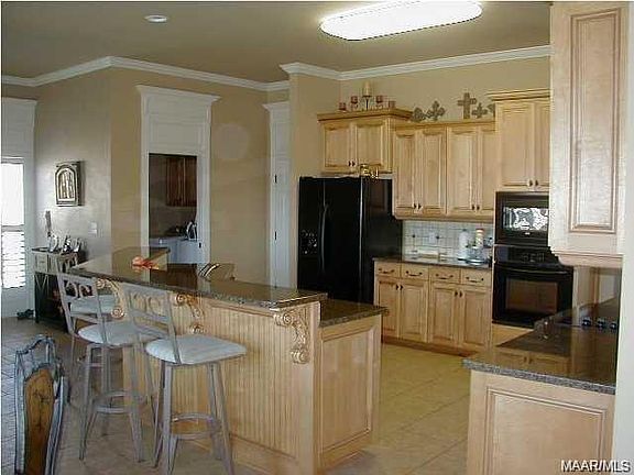 4th image of 1136 Old Breckenridge Ln