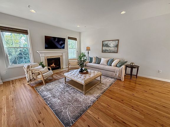 2nd image of 11 Crispwater Way #11