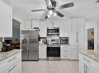 100 Miramar Ave, Royal Palm Beach, FL 33411