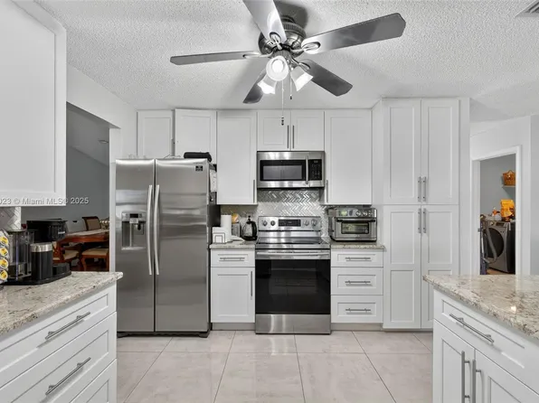 100 Miramar Ave, Royal Palm Beach, FL 33411