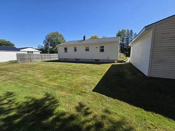 21 Maid Marion Ln — Photo 5