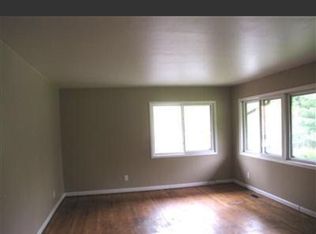 56275 Twin Lakes Rd, Cassopolis, MI 49031