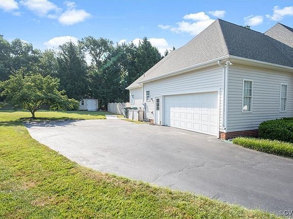 5th image of 3804 Brennen Robert Pl