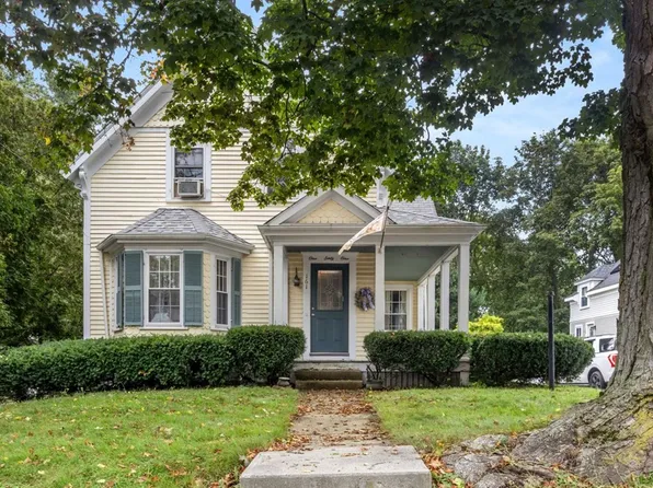 161 W Water St, Rockland, MA 02370