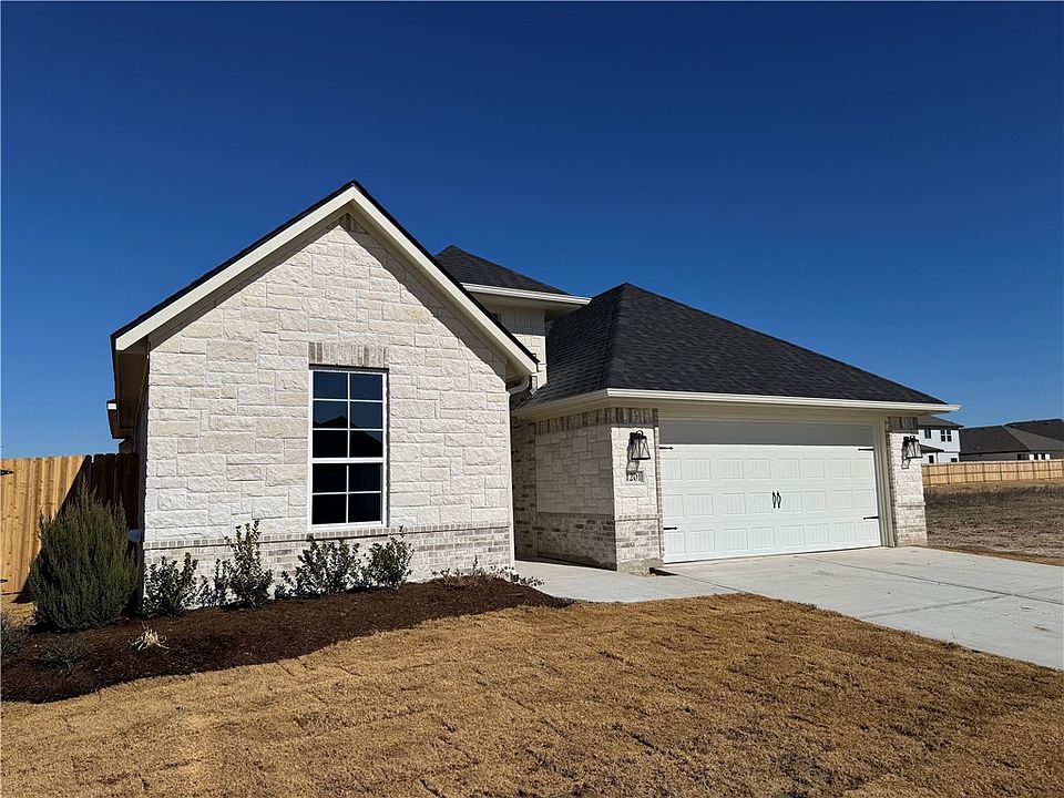 1st image of 1201 Verona Dr
