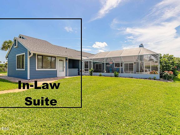 3rd image of 785 Pelican Bay Dr