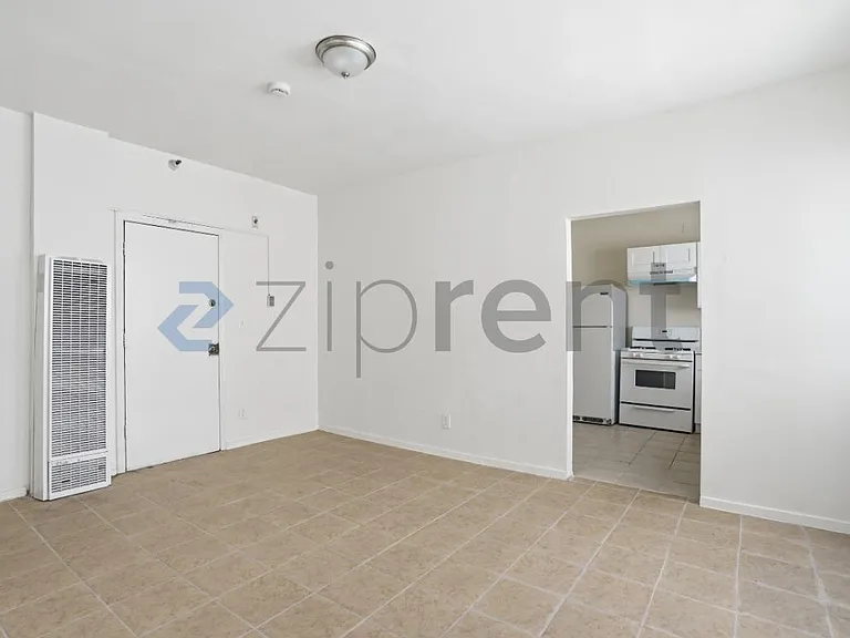 1513 W 12th Pl #4 — Photo 8