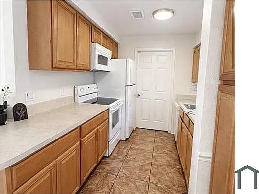 3975 Porpoise Dr SE — Photo 3
