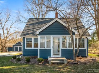 945 Judd Rd, Saline, MI 48176