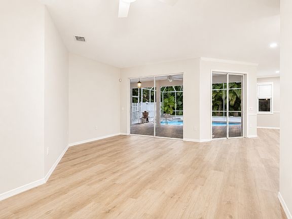 3rd image of 11875 Hollyhock Dr