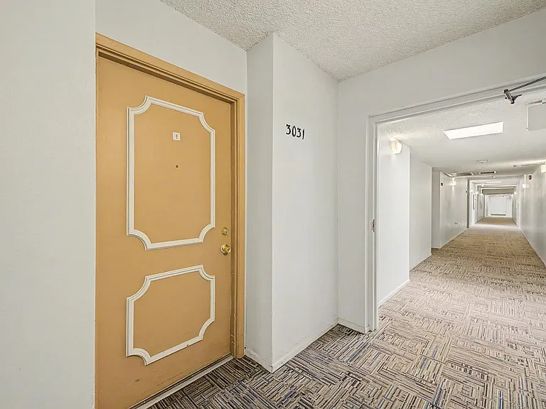 3033 E Devonshire Ave #3031 — Photo 3