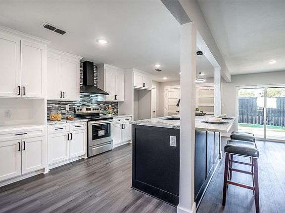5th image of 10218 Faircrest Dr