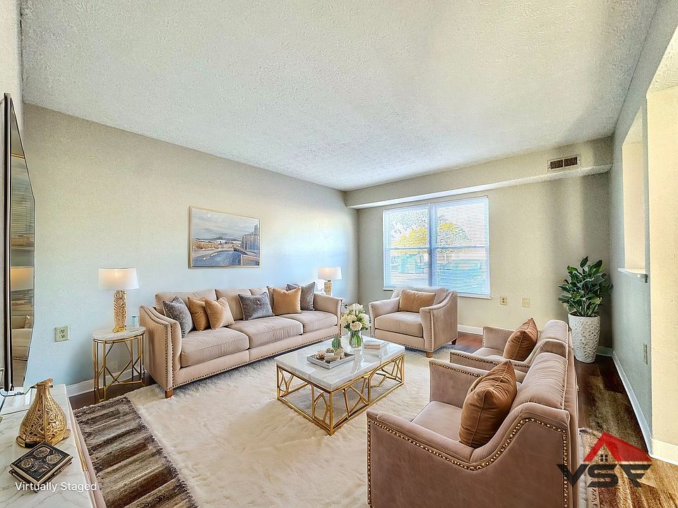1st image of 580 Staunton Commons Dr #756bc121b