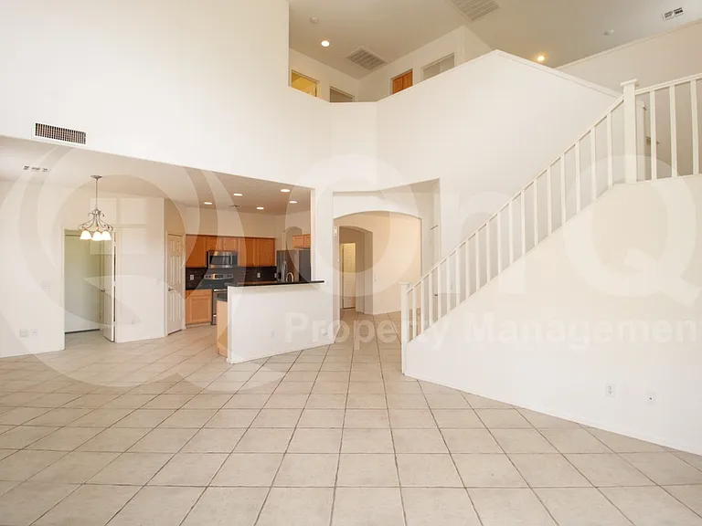 2450 E Darrel Rd — Photo 8