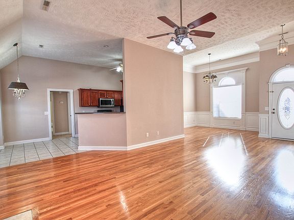 2nd image of 3930 Henricks Hill Dr