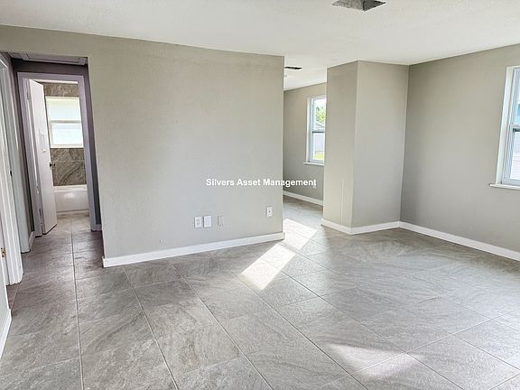 4th image of 710 63rd Avenue Dr W