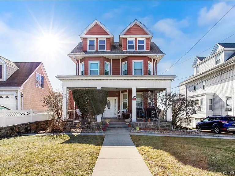 29 Neptune Ave #3 — Photo 1