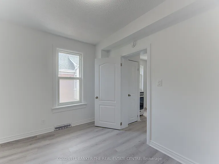 20-10 Brubacher St #14 — Photo 16