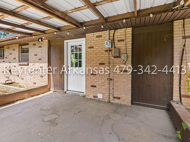 207 Carlton St — Photo 24