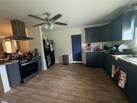3rd image of 7535 Lehigh St