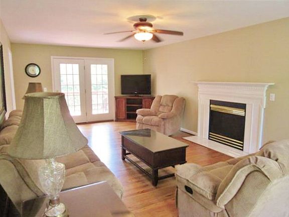 5th image of 4411 Brentwood Dr