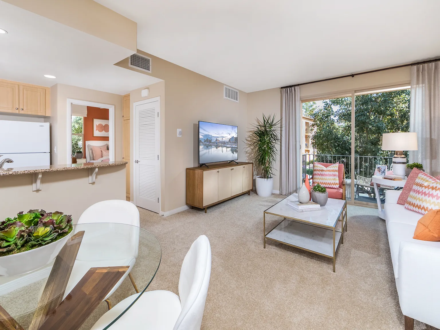 Esperanza Apartment Homes — Photo 2