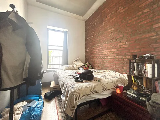 Rented by Pear NYC LLC | media 8