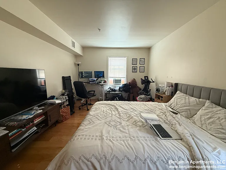 36 Raymond St #B — Photo 7