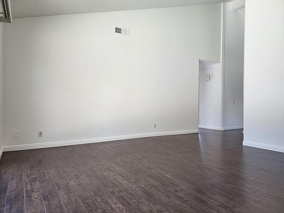Large Living Room with Vaulted Ceiling and Fireplace