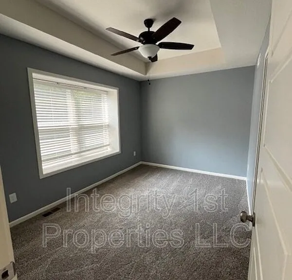 6323 NE 44th St — Photo 10