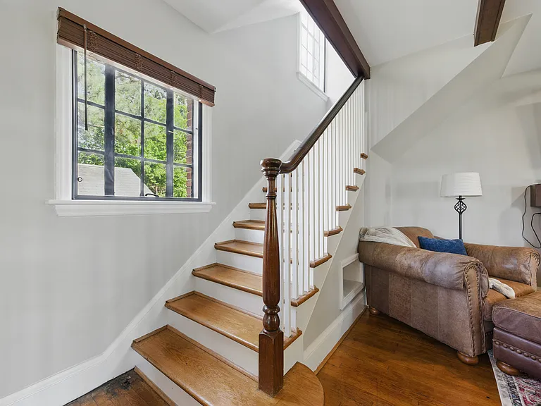 5010 Gosnold Ave — Photo 36