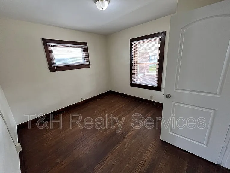 1534 Dawson St — Photo 5
