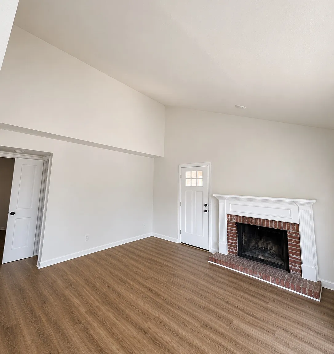 1 bed, 730 sqft, $895 — Photo 2