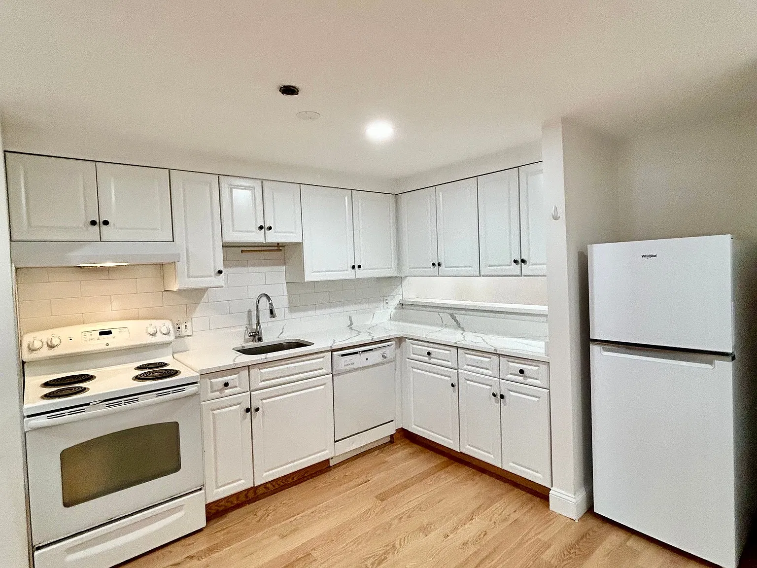 1 bed, $2,550 — Photo 4