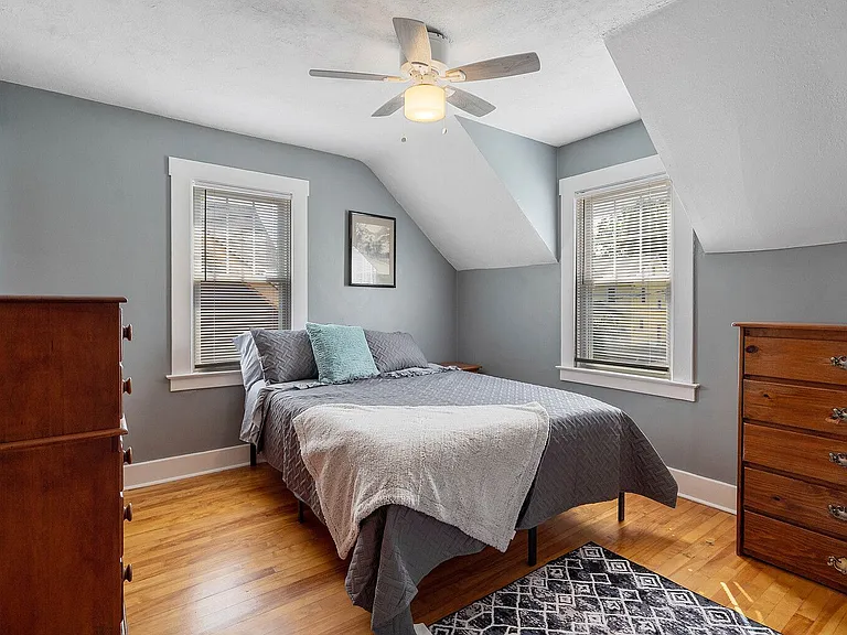 305 Arlington Ave — Photo 18