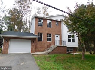 810 White Sands Dr, Lusby, MD 20657