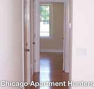 2nd image of 2709 W Glenlake Ave #1