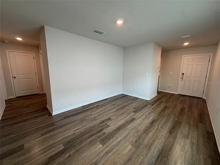 5831 Silver Moonlight Dr — Photo 3