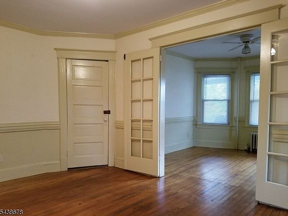 2nd image of 66 Somerset St