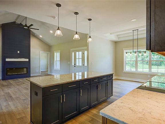 4th image of 121 Winchester Dr