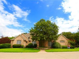 424 Remington Dr E, Highland Village, TX 75077