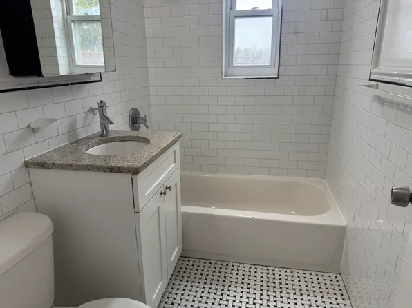 (undisclosed Address), Great Neck, NY 11021