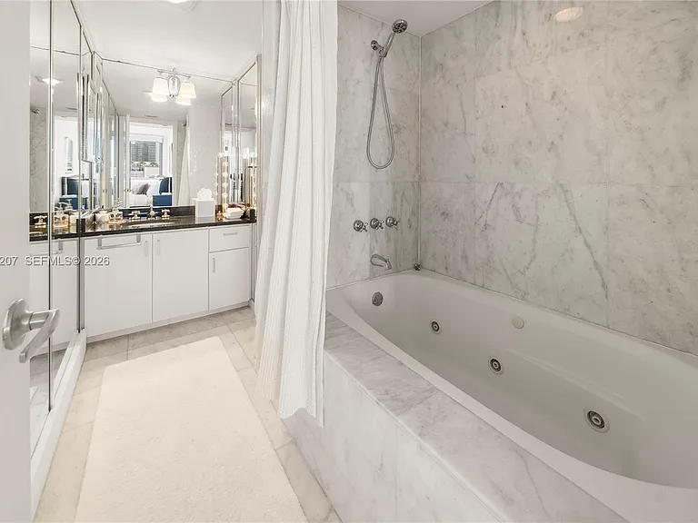 2555 Collins Ave #2014 — Photo 38