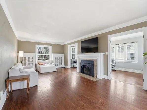 831 S Willow St, Ottawa, KS 66067