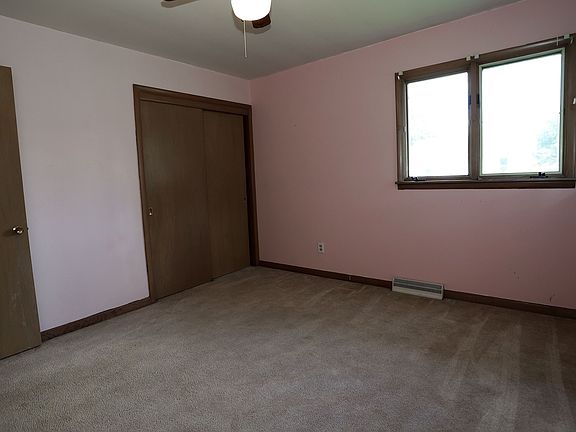 5th image of 804 Ilion Ave