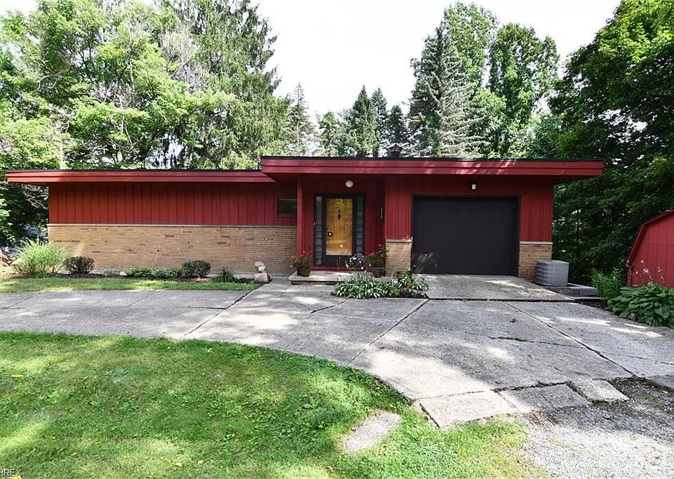 1st image of 46 Winthrop Dr