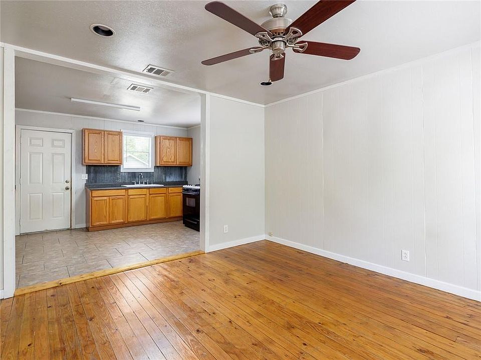 1st image of 427 Scarbrough St
